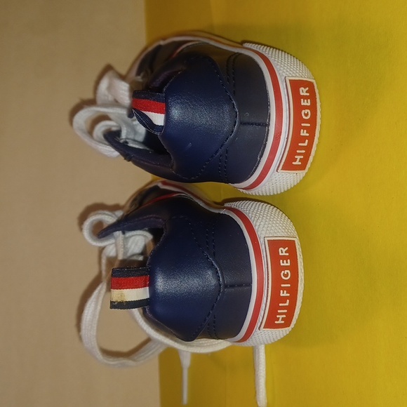 Boys Tommy Hilfiger sneakers - Picture 2 of 5